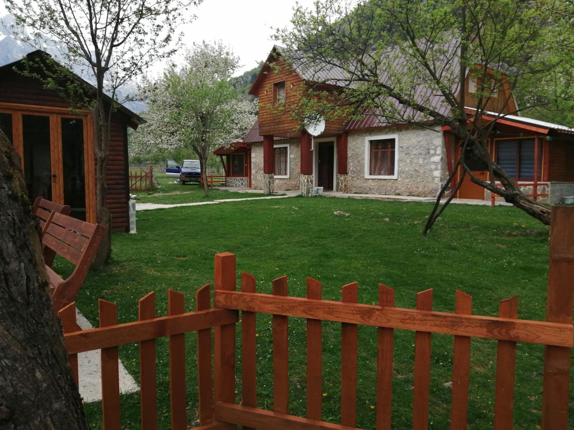 Bed and Breakfast Bujtina Pllumi Theth Zewnętrze zdjęcie