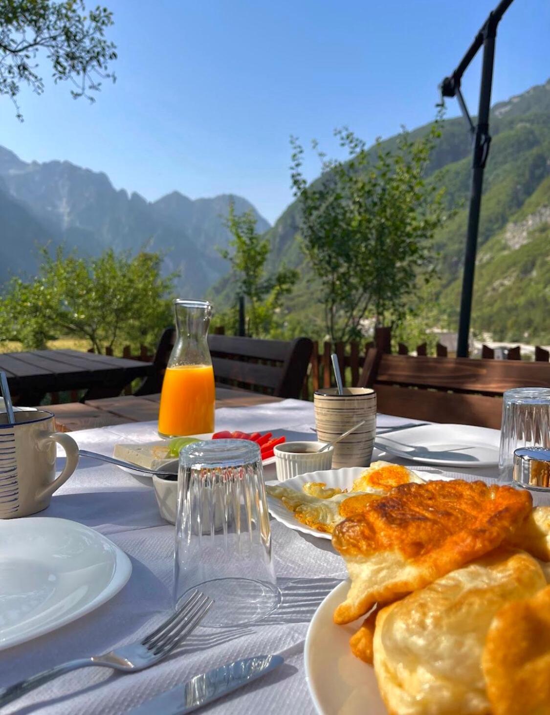 Bed and Breakfast Bujtina Pllumi Theth Zewnętrze zdjęcie